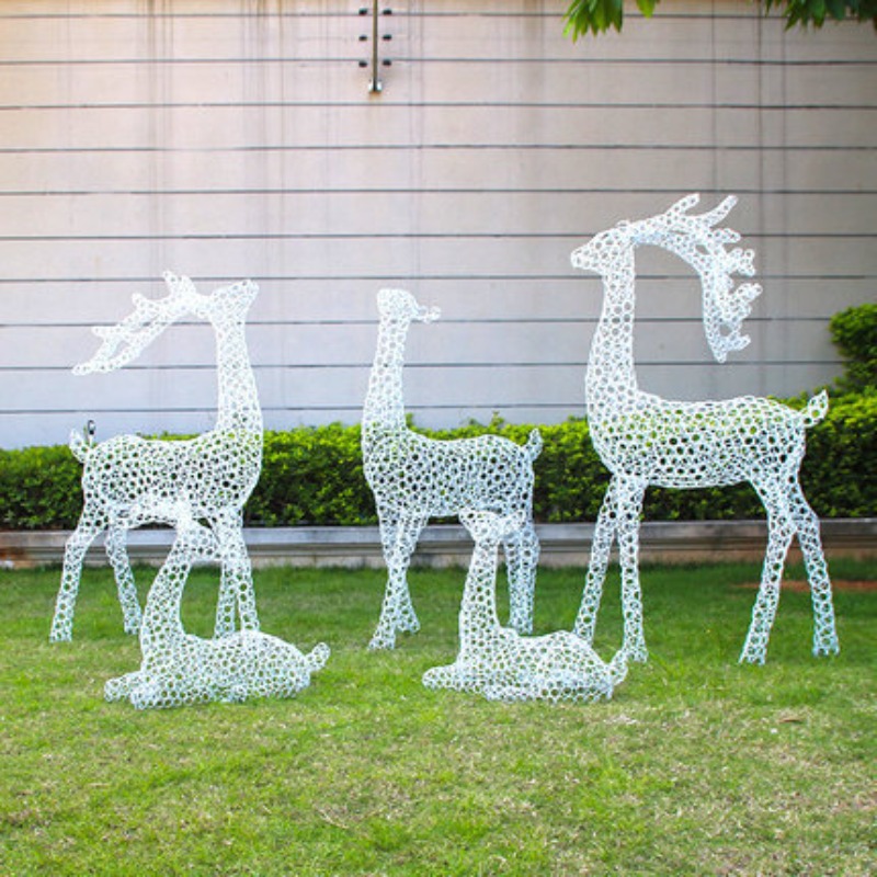 Gardening Tools Sketch - Escultura de cervo sika oco para