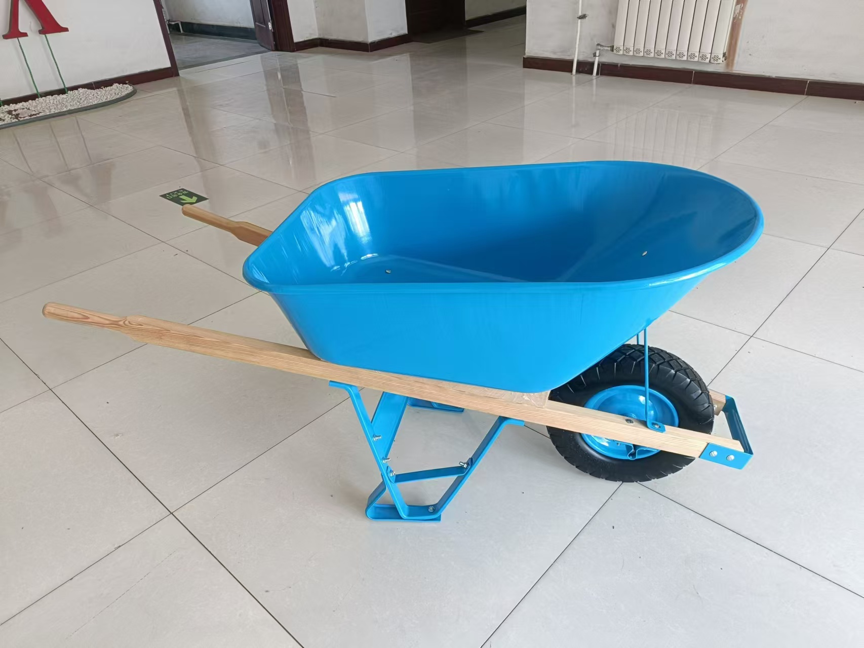 Carrinho de mão com roda de aç - Gardening Tools Wooden avaliação e preço